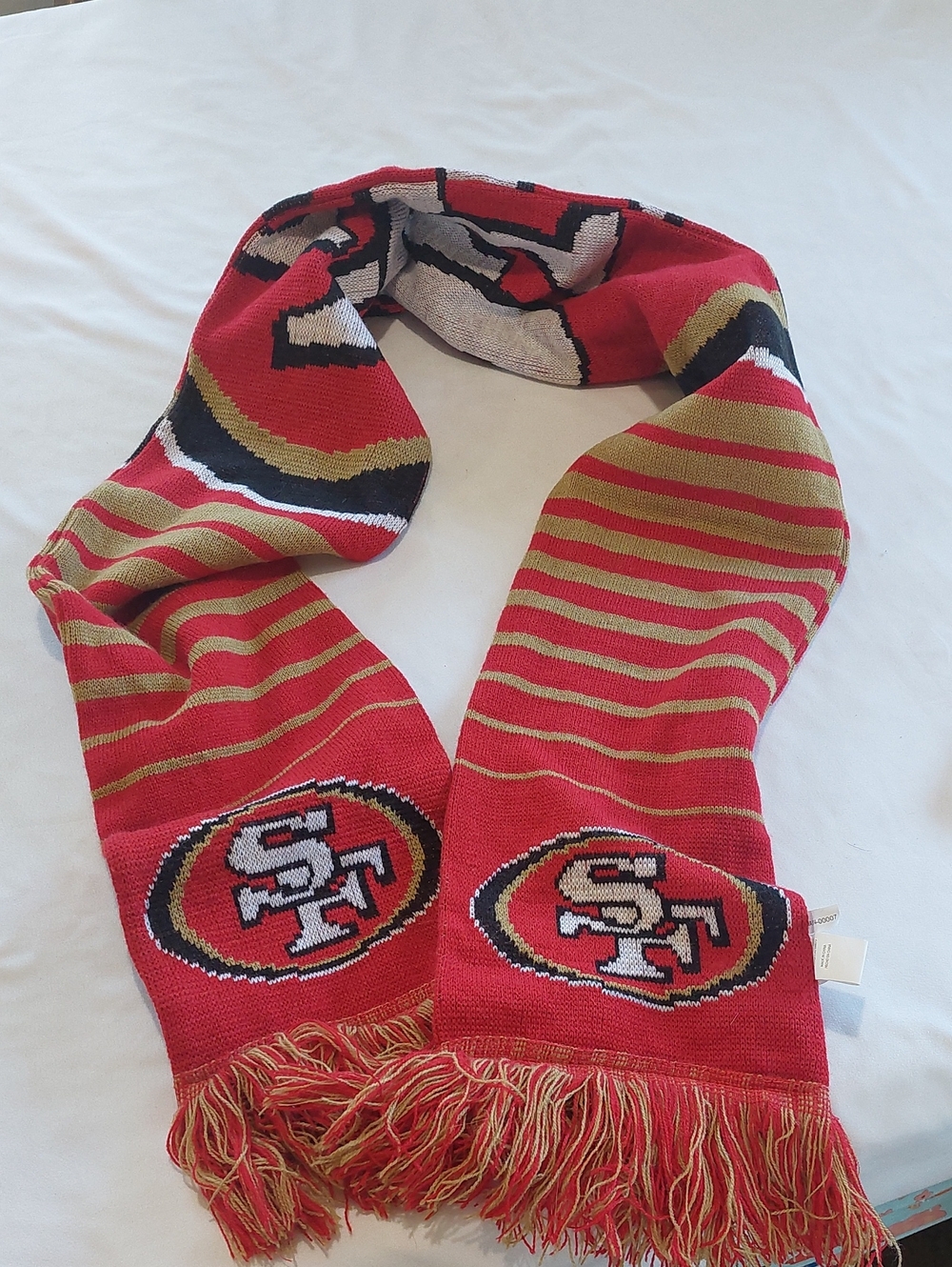 Forever Collectibles Red and Gold Knit Team Crest Scarf